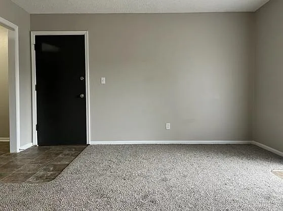Tiblow Village Apartments — Photo 9