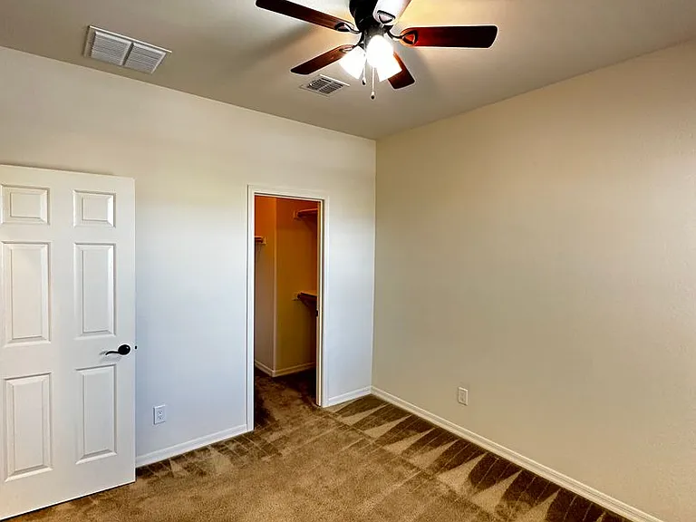 18618 W Mountain View Rd — Photo 25