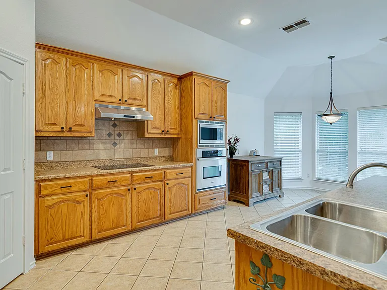 4725 Bristol Trace Trl — Photo 17