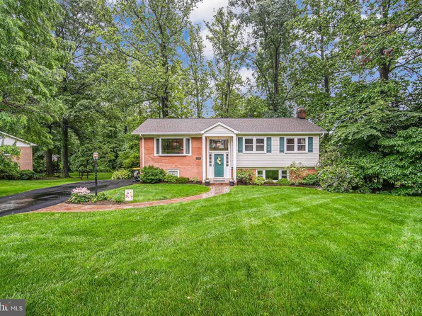 12023 Wayland St, Oakton, VA 22124