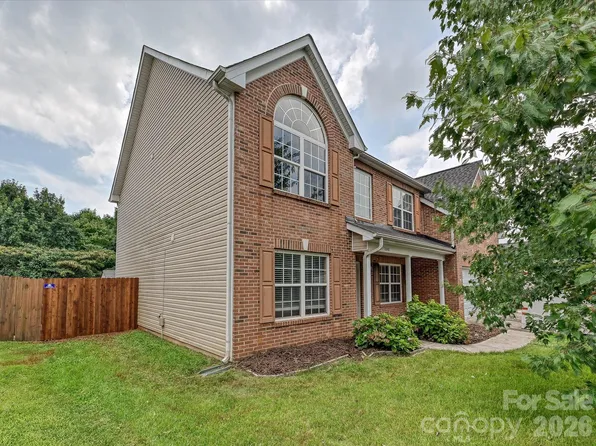 7648 Natalie Commons Dr, Denver, NC 28037