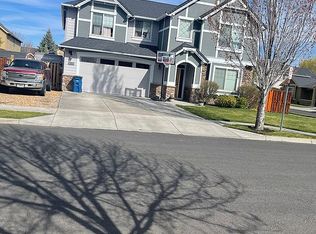 740 NW 28th St, Redmond, OR 97756