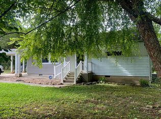 626 E Jere Whitson Rd, Cookeville, TN 38501