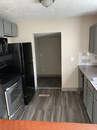 300 N Highland Ave Photo 1