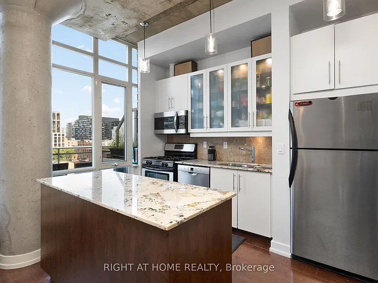 66 Portland St #Penthouse 805 — Photo 12