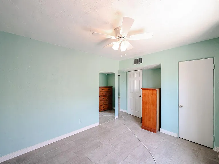 2217 E Harvard St — Photo 17