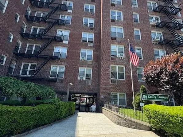 35-10 150th St #6C, Queens, NY 11354