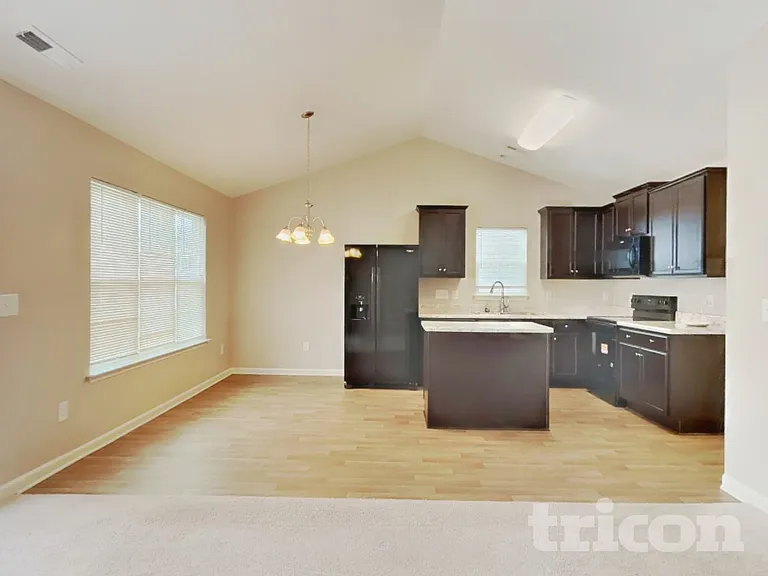 219 Plains Dr — Photo 4