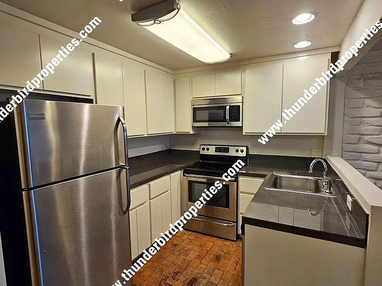 200 Rio Grande Blvd SW — Photo 2
