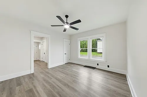 1400 Woodlawn Ave #1400 Photo 1