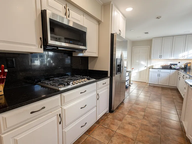 510 Berkeley Sq — Photo 8