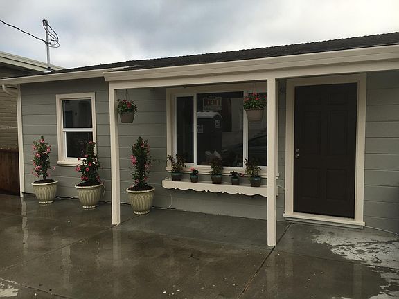 3rd image of 829 Baden Ave