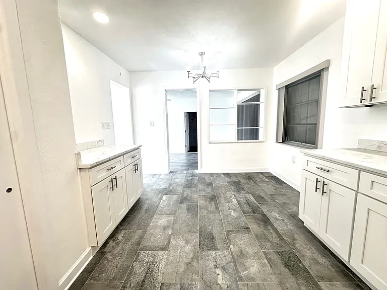 10 158th Ave — Photo 8