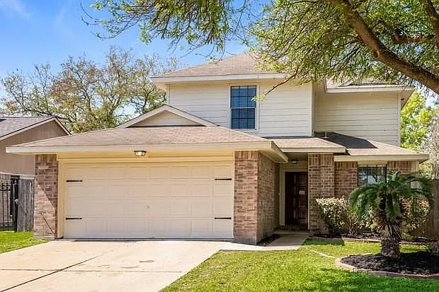 2002 Hickory Glen Dr
