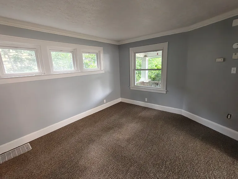 1024 Whittier Ave — Photo 7