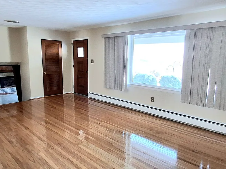 10 Carson Ln — Photo 6