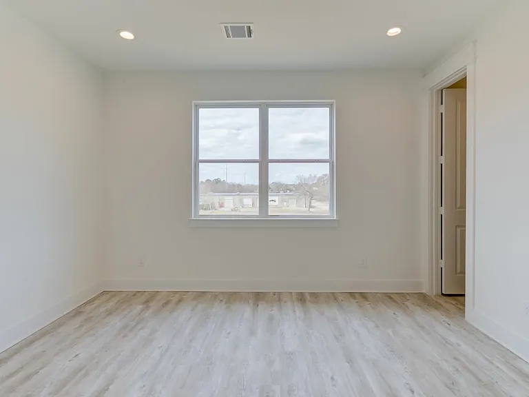 The Grove at Oak Forest Apartments