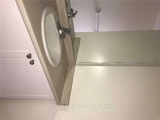 80 Diana Dr — Photo 10