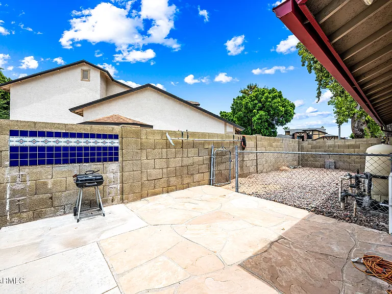 610 N Rosemont Cir — Photo 9