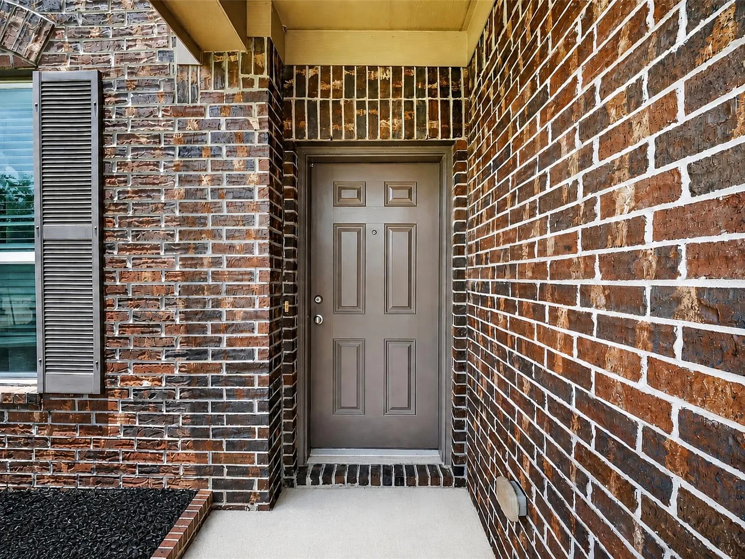 5 bed, 2.5 bath, 3150 sqft, $2,500 — Photo 4