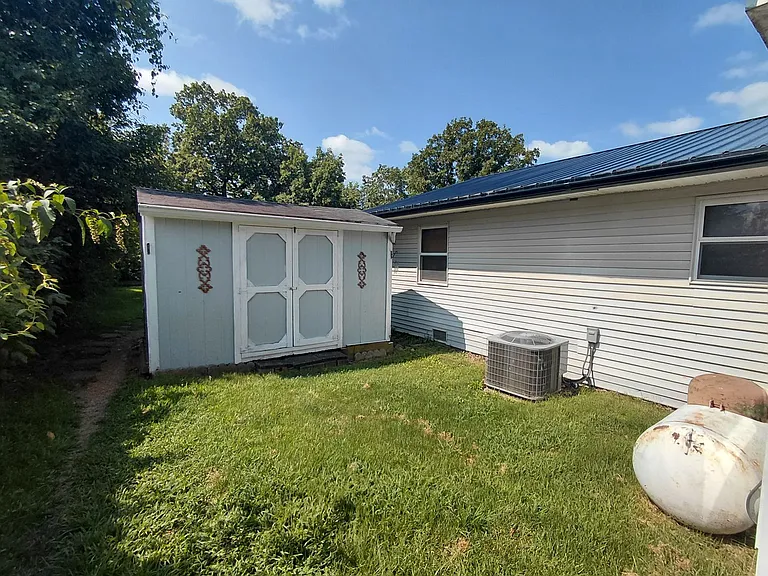 14490 Hilltop Rd — Photo 19
