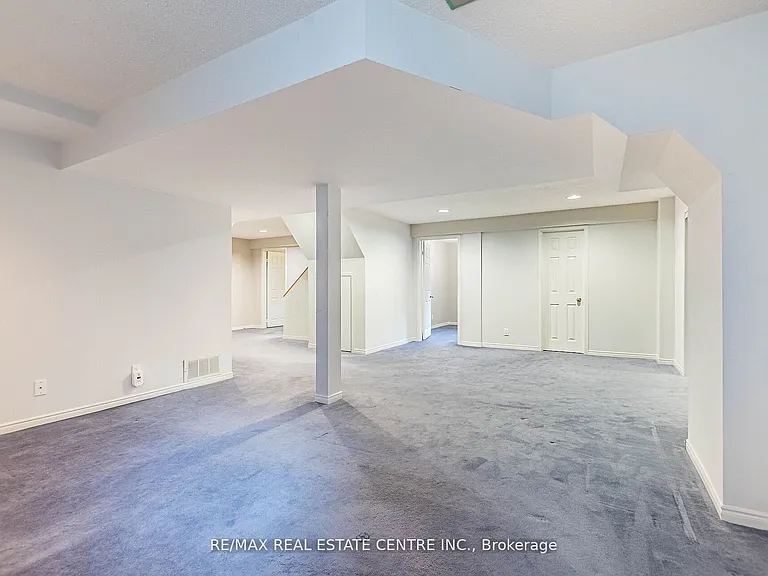 1134 Deer Run — Photo 32
