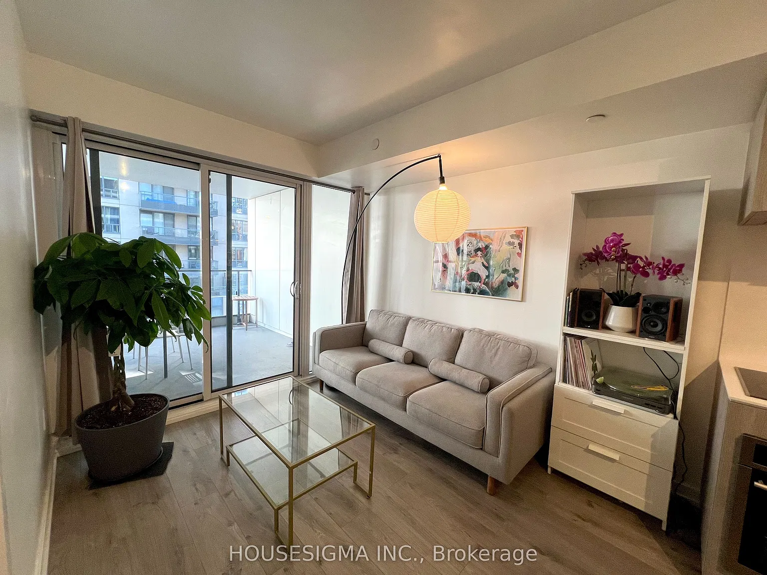 77 Shuter St — Photo 4
