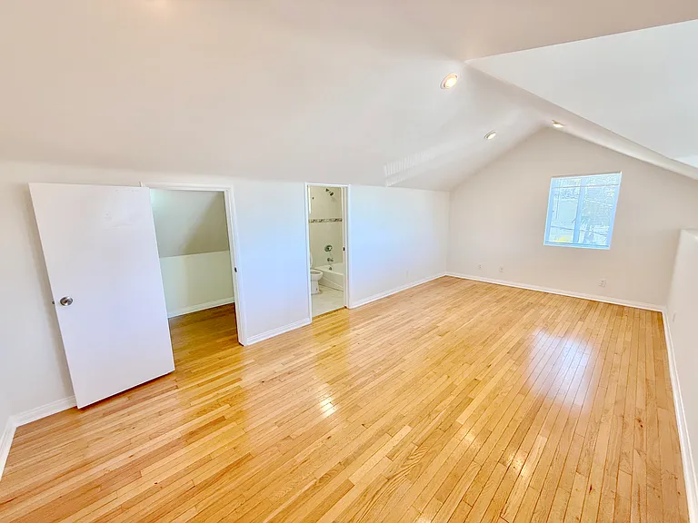 1306 Electric Ave — Photo 9