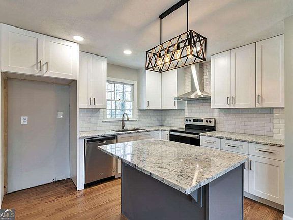 5th image of 1400 Cornwall Rd