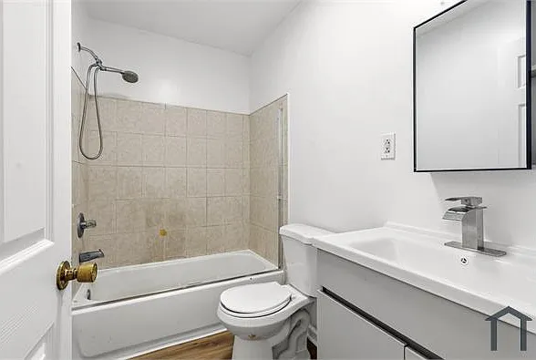 4035 Green St #3 — Photo 12