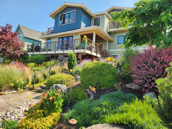 609 12th St, Bellingham, WA 98225
