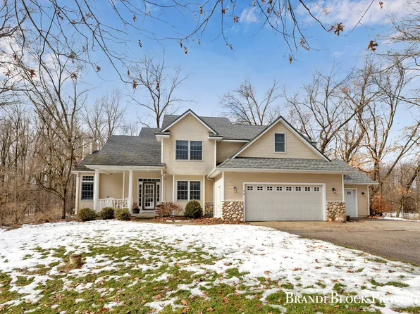 79 Radny Dr, Lowell, MI 49331