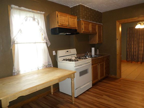 4th image of 1408 15th Ave