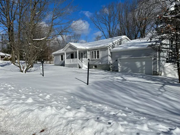 4 Cobblewood Dr, Mount Pocono, PA 18344