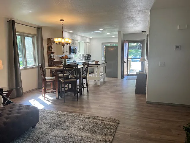 19 Lunsford Ln — Photo 3
