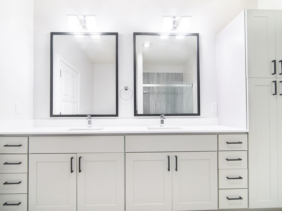 Main Street Bathroom 2