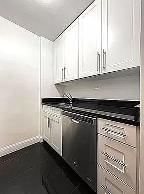 5th image of 1360 York Ave APT 5C