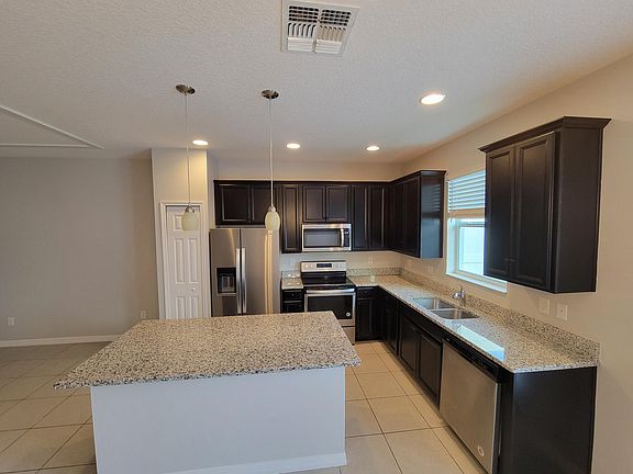 5th image of 2324 Sedge Grass Way