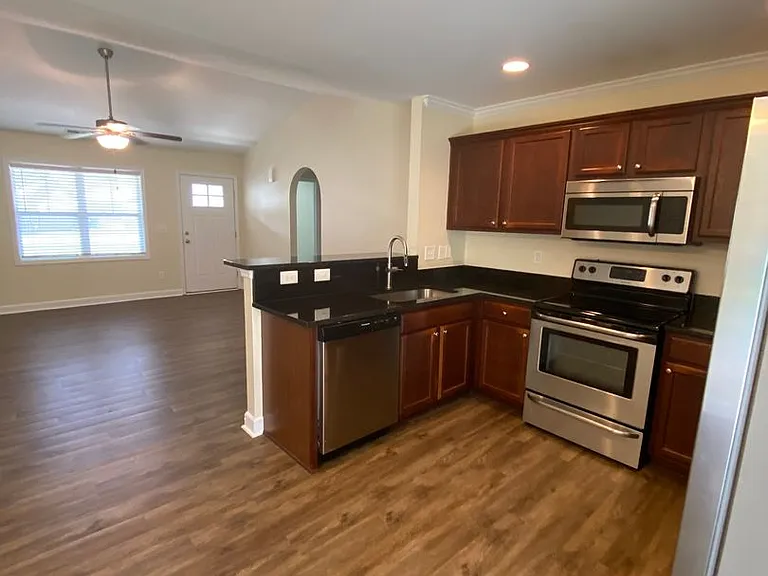 404 Ridgeway Dr — Photo 8