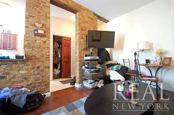 Rented by REAL New York | media 19