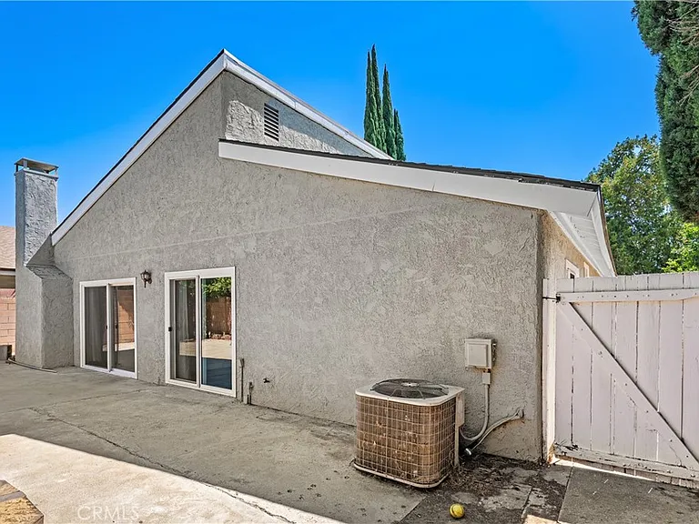 8349 Lurline Ave — Photo 17