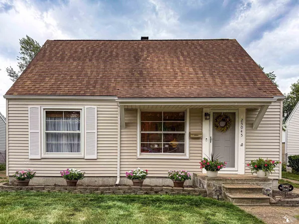 25045 Andover Dr, Dearborn Heights, MI 48125