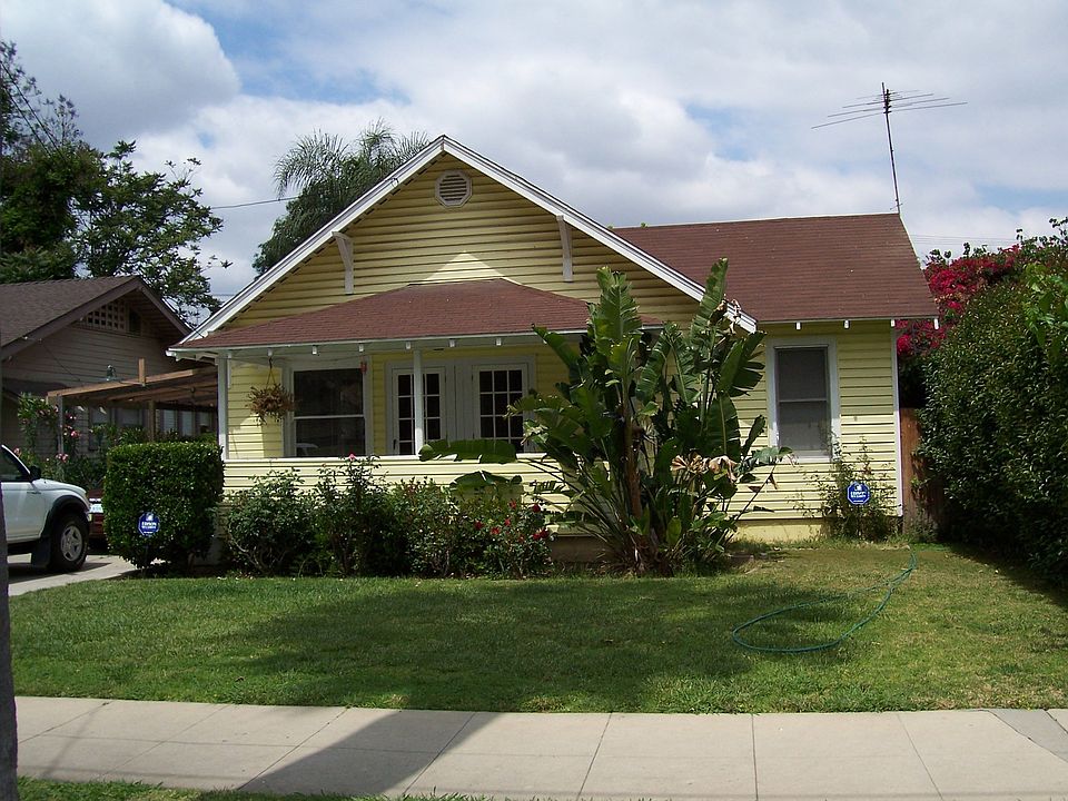 2nd image of 3045 Locust St
