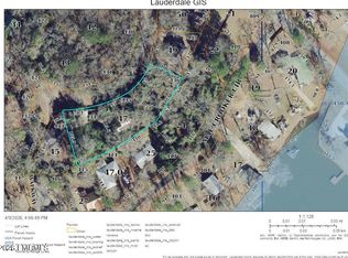 9166 Hillcrest Dr, Lauderdale, MS 39335