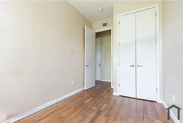 4 bed, $4,070 — Photo 2