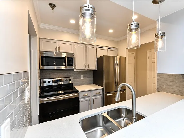 300 Johnson Ferry Rd #A210 — Photo 1