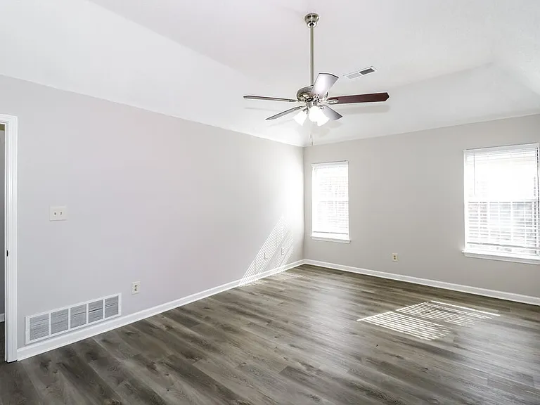 6963 Naples Dr — Photo 9