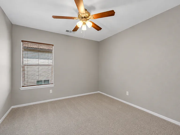 41702 Timberwood Ave #1 — Photo 4