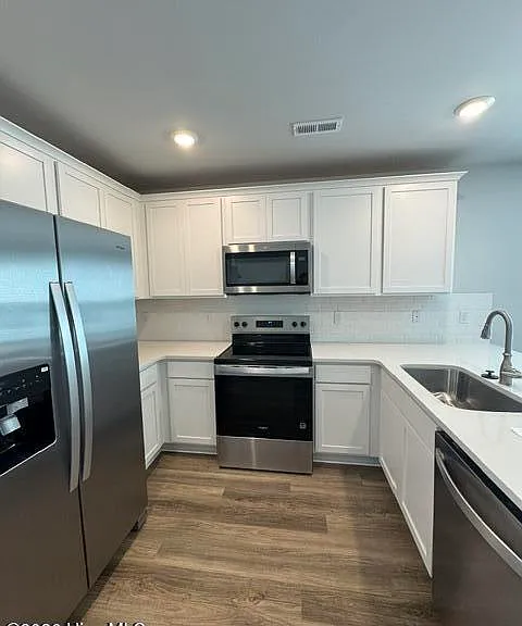 26 Cashmere Ct #4 — Photo 3