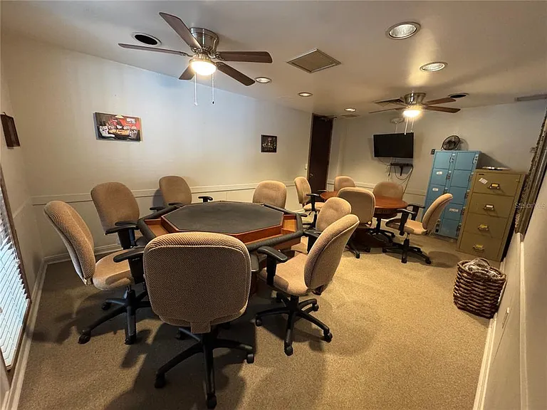 603 W Club Blvd — Photo 16